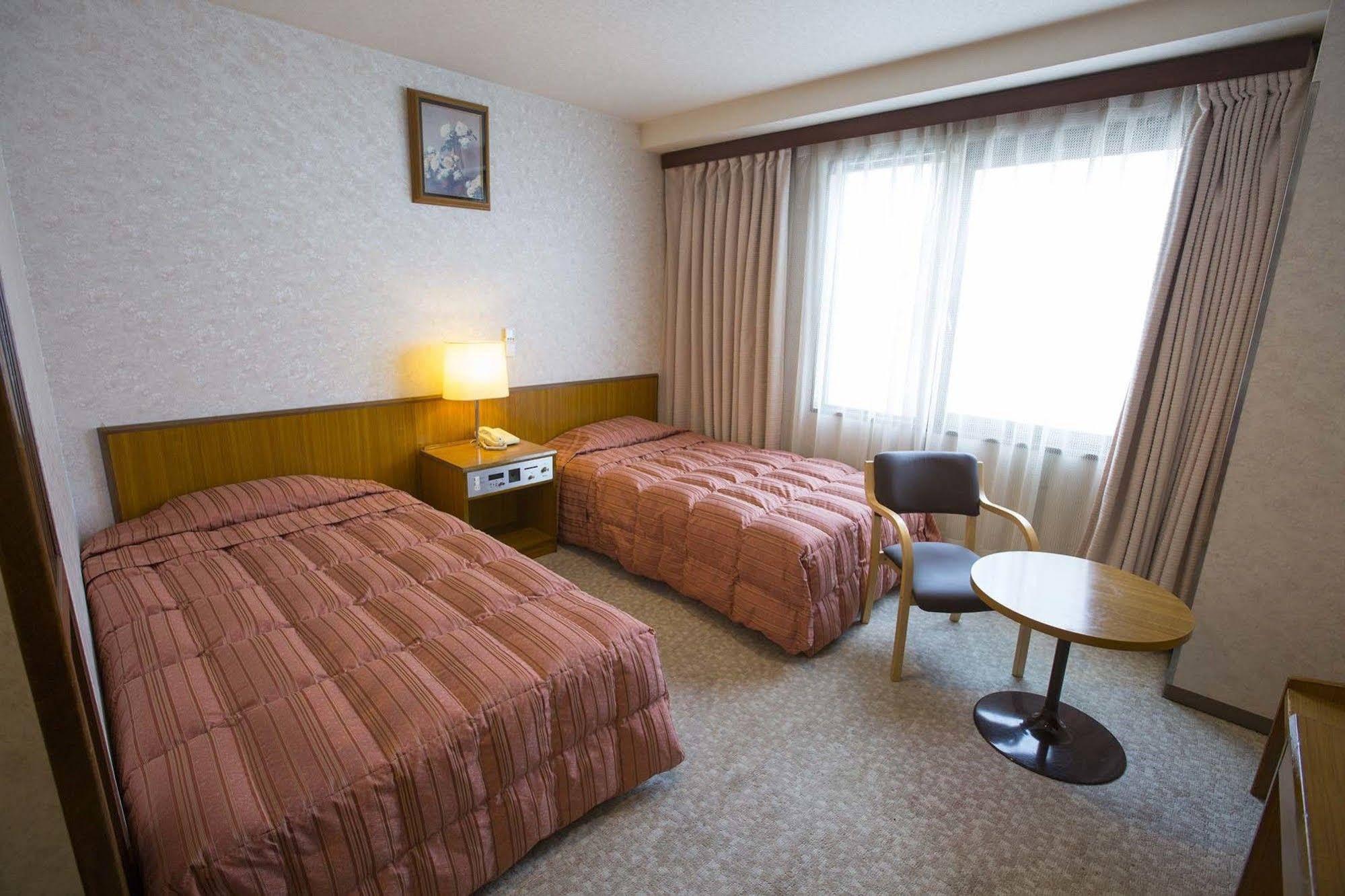 City Hotel Air Port In Prince Идзумисано Экстерьер фото