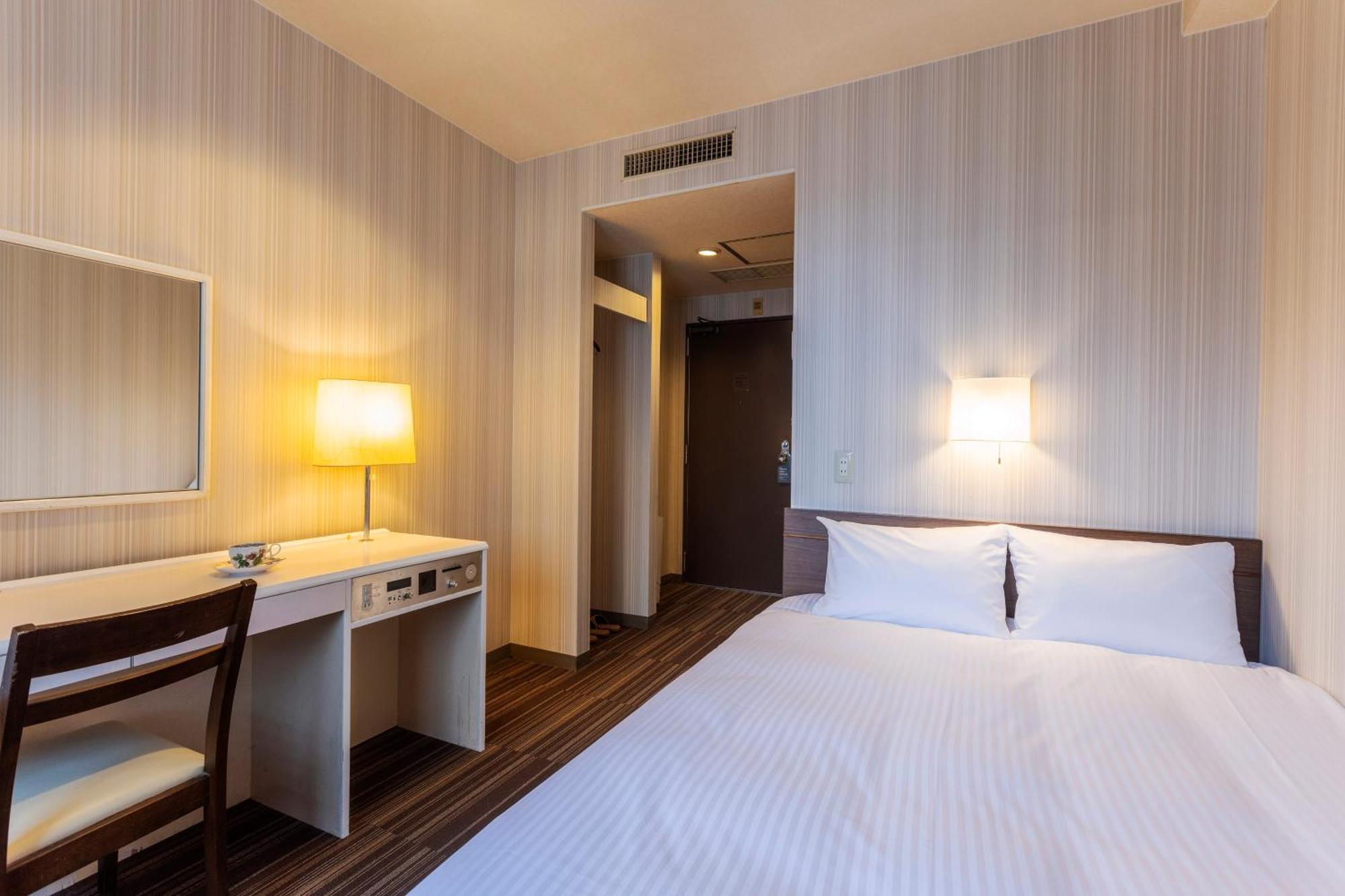 City Hotel Air Port In Prince Идзумисано Экстерьер фото