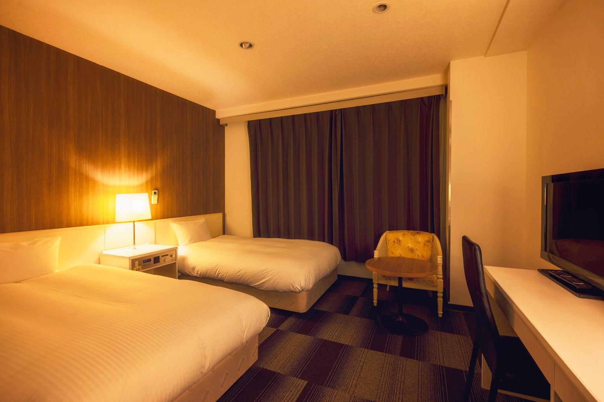 City Hotel Air Port In Prince Идзумисано Экстерьер фото